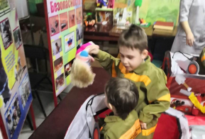 Юные кадеты на пожарно-технической выставке