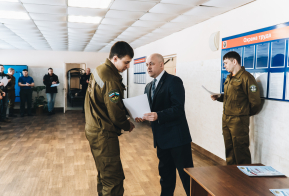 Огнеборцы 2 отряда Противопожарной службы края определили сильнейших в гиревом спорте