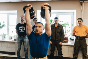 Огнеборцы 2 отряда Противопожарной службы края определили сильнейших в гиревом спорте