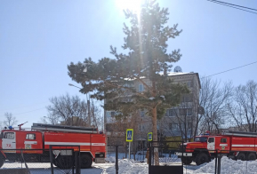В г.Вяземский огнеборцы краевой 72 пожарной части провели пожарные учения