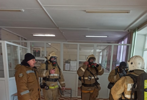 В г.Вяземский огнеборцы краевой 72 пожарной части провели пожарные учения
