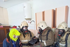 В г.Вяземский огнеборцы краевой 72 пожарной части провели пожарные учения