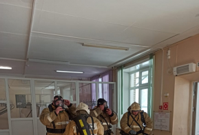 В г.Вяземский огнеборцы краевой 72 пожарной части провели пожарные учения