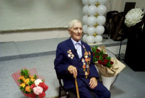 Поздравление ветерана со 100-летием