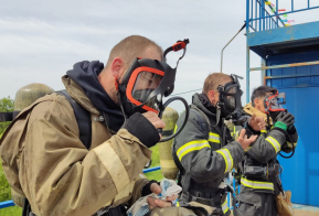 Соревнования газодымозащитников среди краевых подразделений прошли в Хабаровске