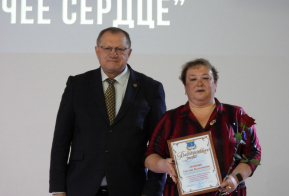 Школьников Николаевского района наградили знаками «Горячее сердце»